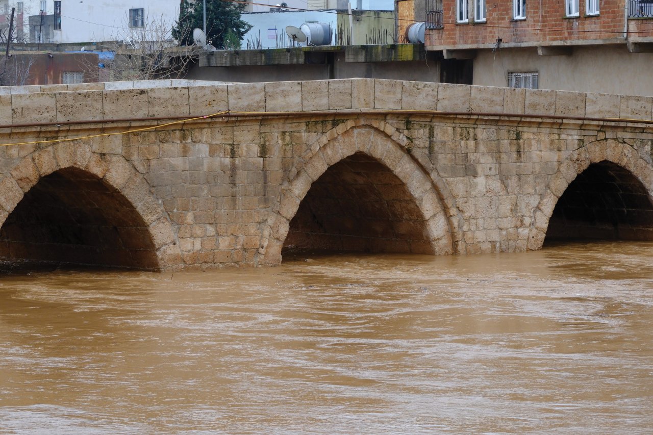mardin-tarihi-kopru-su-debisi-1.jpg