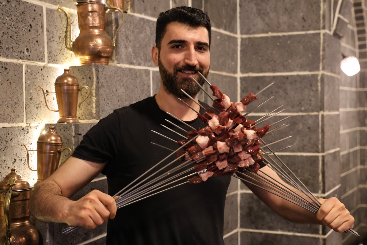 diyarbakirda-ciger-kebabina-ilgi-4.jpg