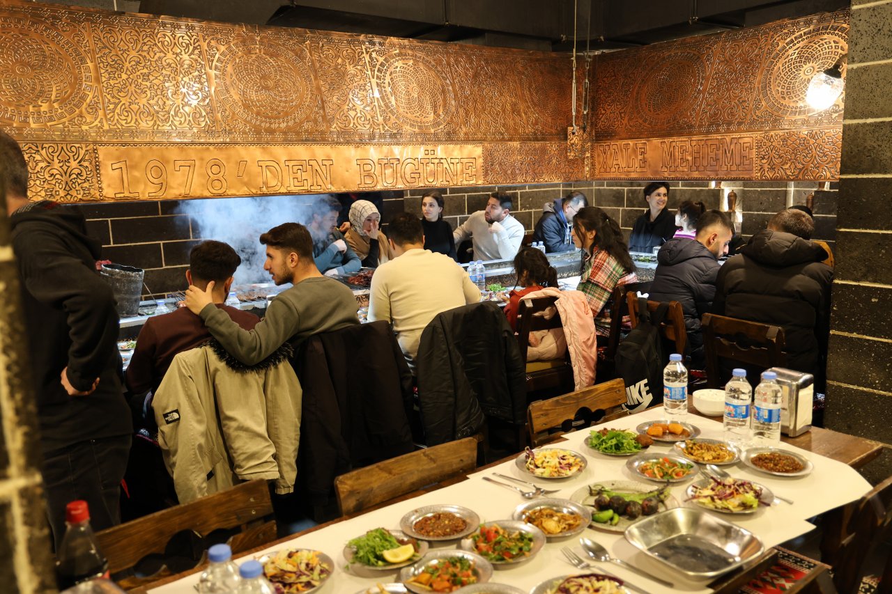 diyarbakirda-ciger-kebabina-ilgi-5.jpg