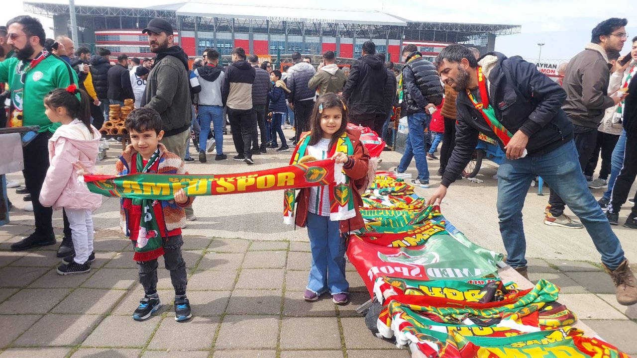 amedspor-taraftari-tribune-akiyor-6.jpeg