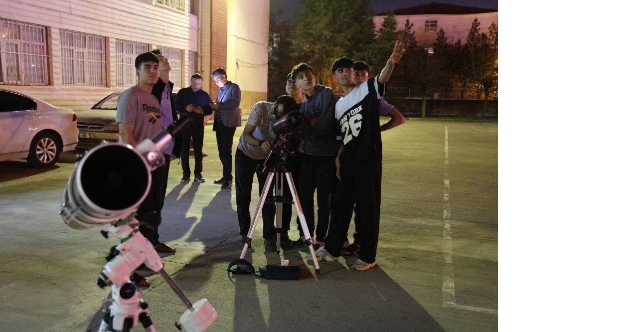 diyarbakirda-pansiyonda-kalan-ogrenciler-uzay-yolculuguna-cikti-4.jpg