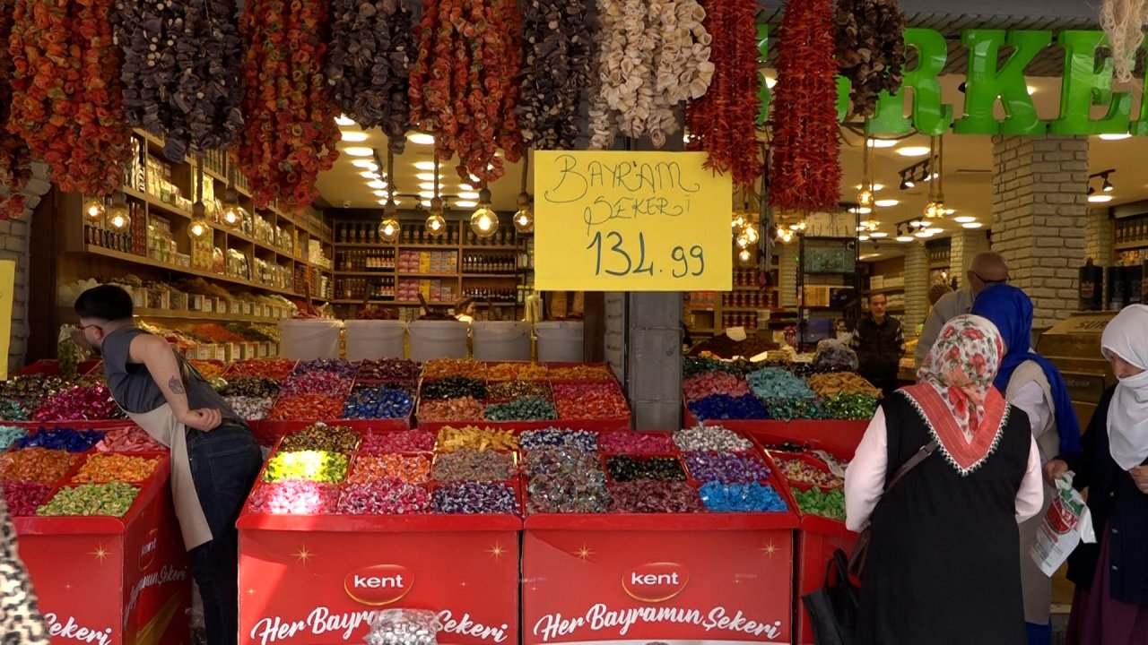 bayram-sekeri-tadi-kacti-sait-bayram-2.jpg