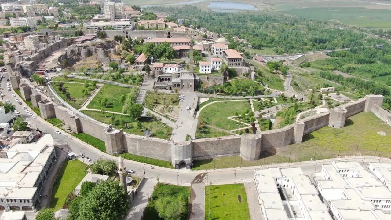 diyarbakir-sur-tarihi.webp