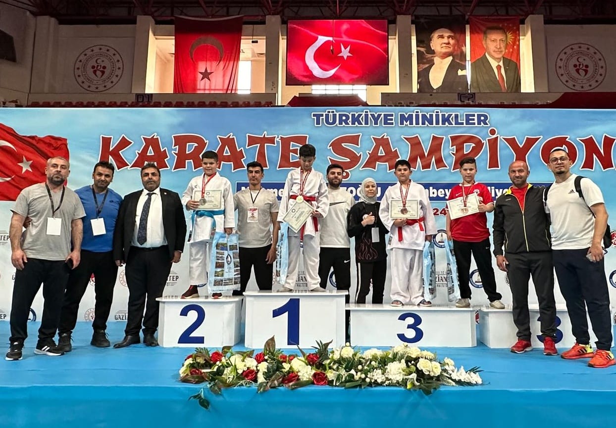 sampiyon-minik-karateci-1.jpeg