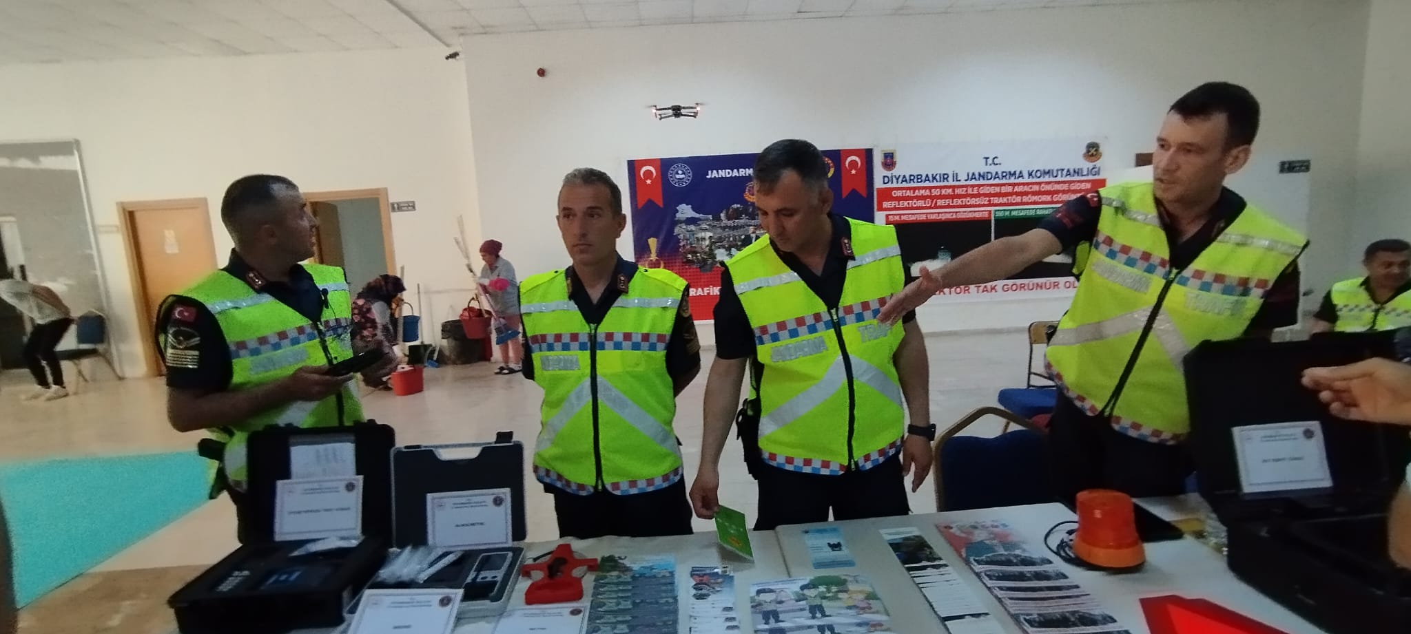 jandarma-fuarda-tanitim-yapti-1.jpg