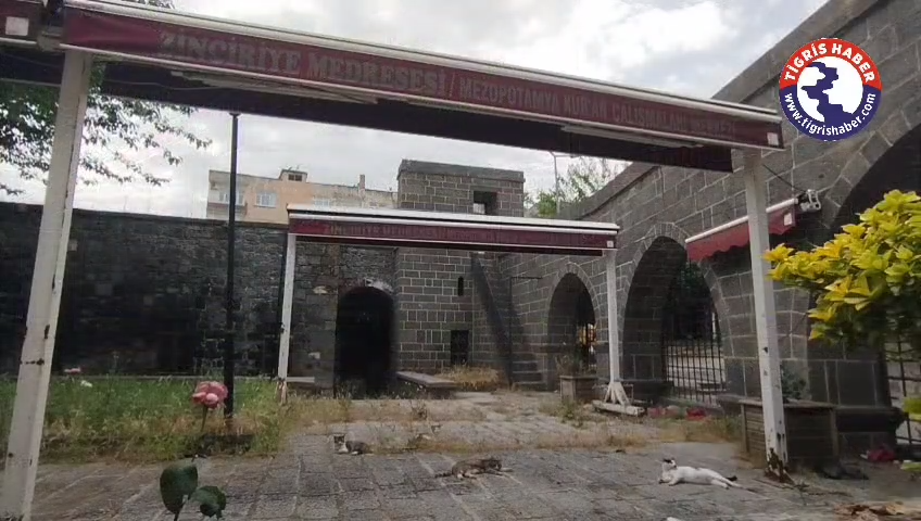 tarihi-medrese-hayrat-vakfina-sait-bayram-2.png