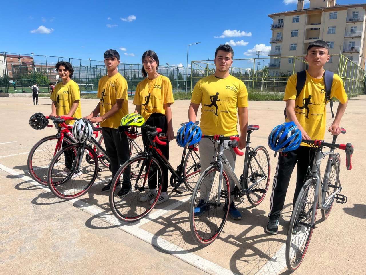 diyarbakir-spor-lisesine-bisiklet-destegi-2.jpg