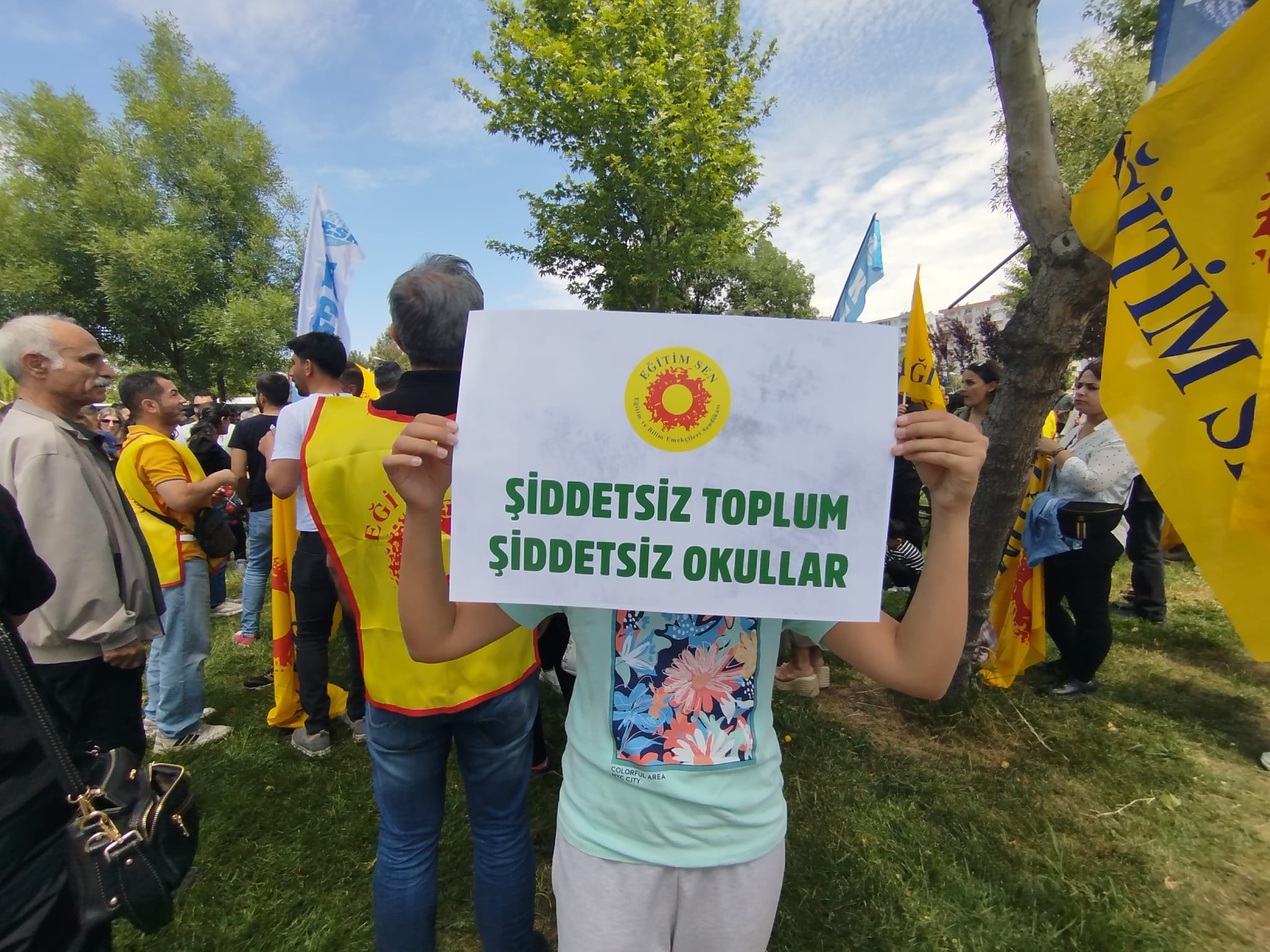 egitim-senden-siddete-tepki-3.jpeg