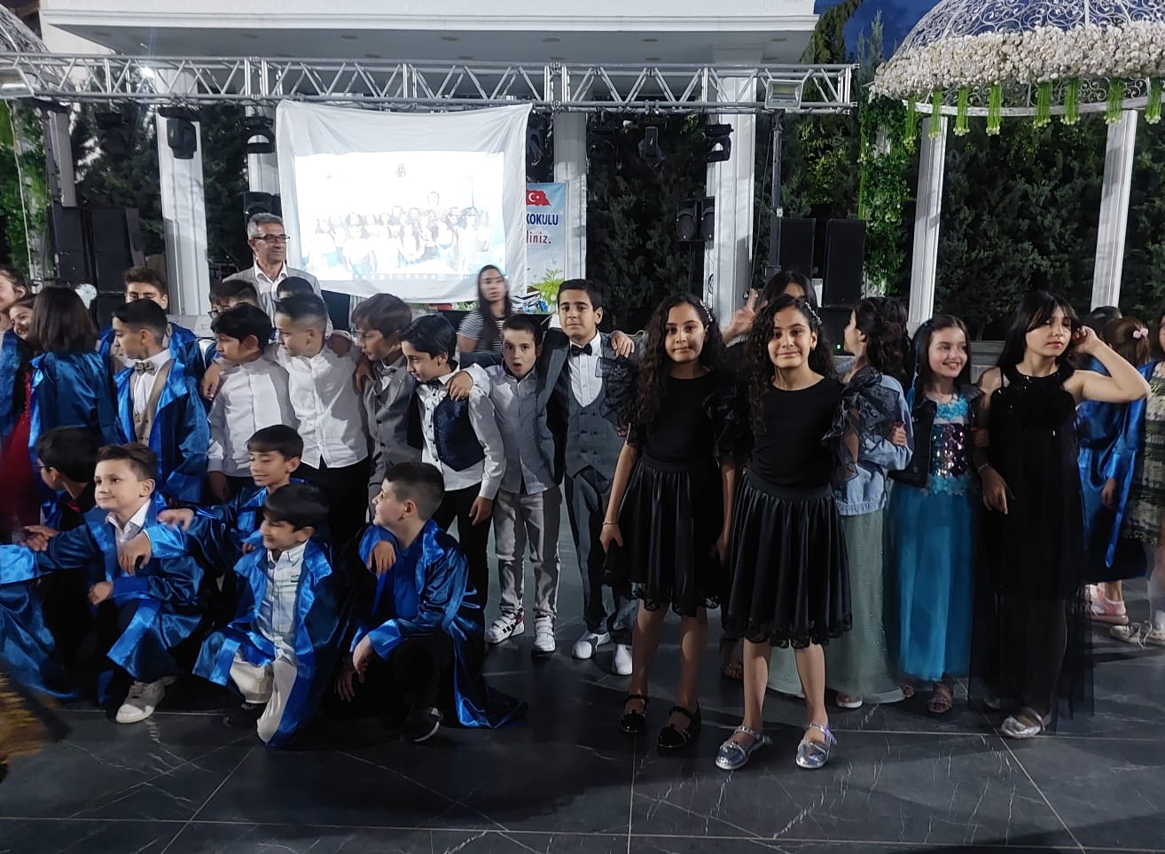 ilk-okul-mezuniyet-2.jpeg