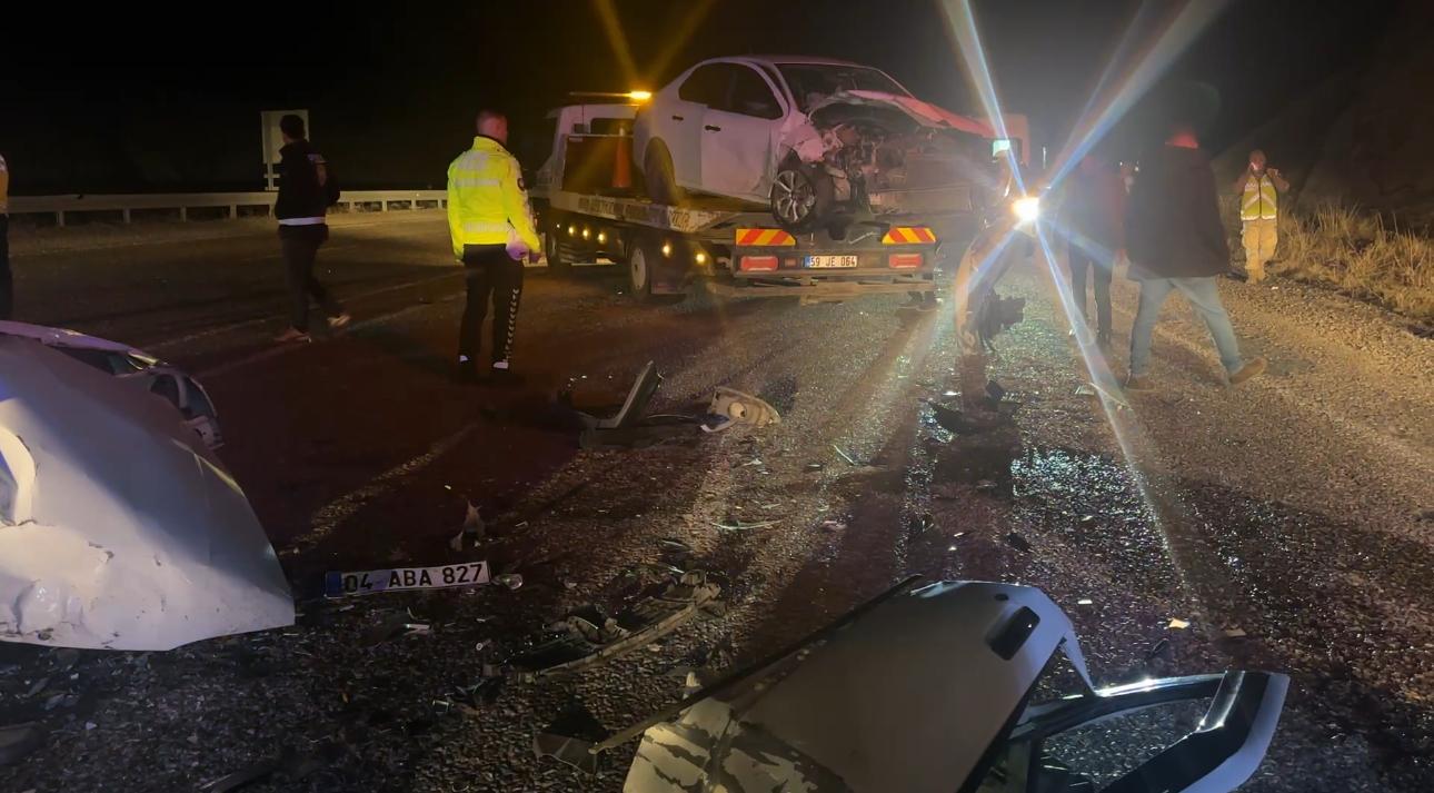 aa-20250326-37453856-37453854-erzurumda-iki-otomobilin-carpistigi-kazada-1-kisi-oldu-3-kisi-yaralandi.jpg