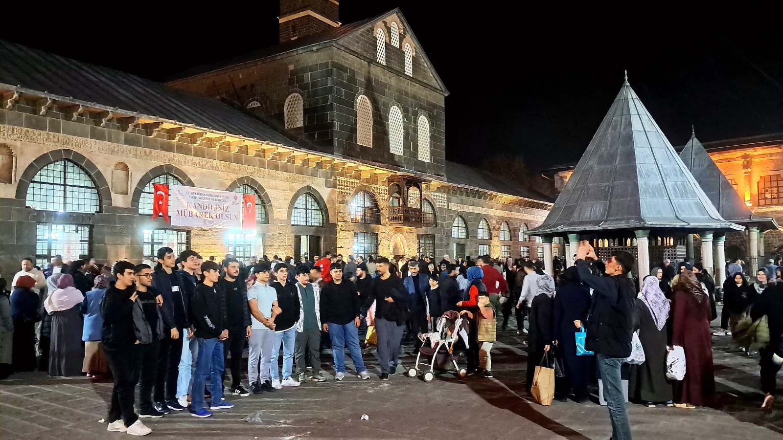 surici-kadir-gecesi-ve-alisveris-2.jpeg