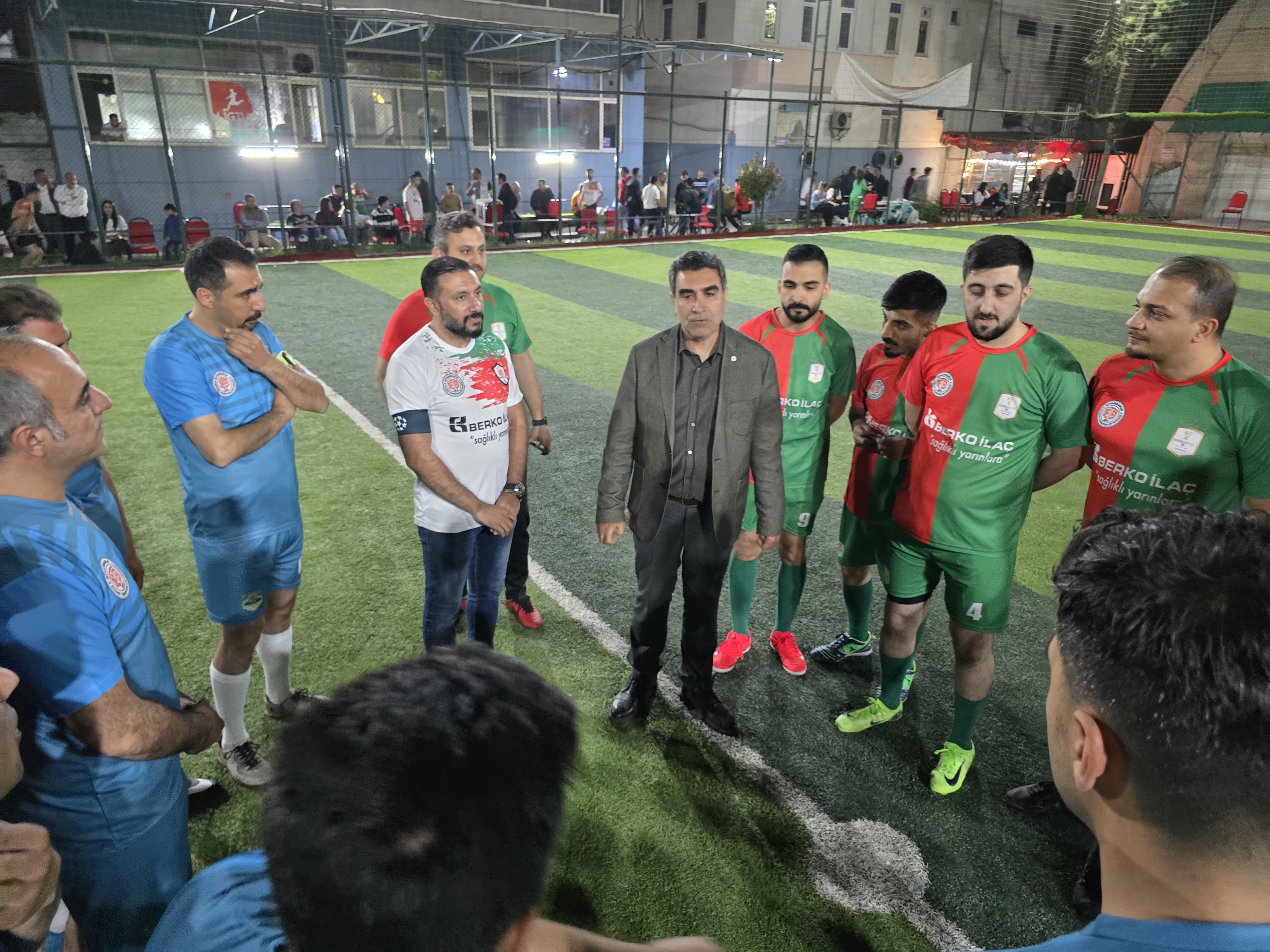 diyarbakir-eczacilar-2025-deted-berat-beran-futbol-turnuvasi-basladi-3.jpg