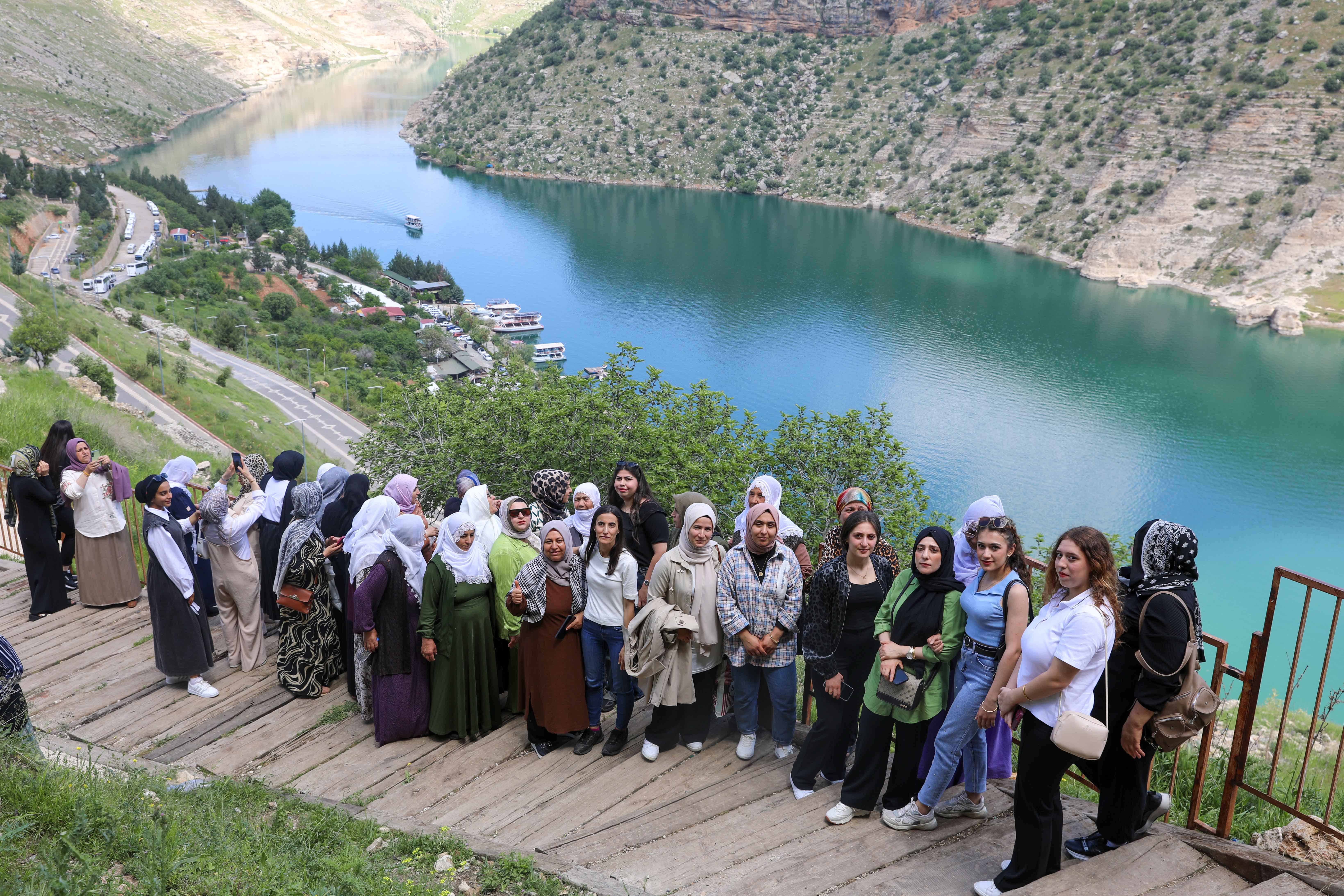 diyarbakir-da-kadin-ve-cocuklar-tari-alanlarini-gezdi-1.jpeg