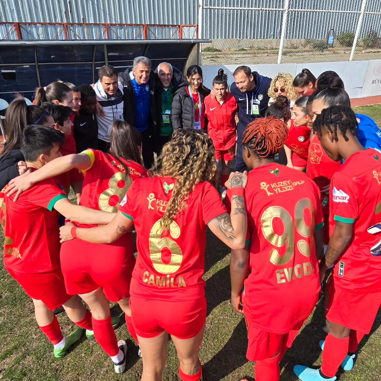 amedspor-kadin-futbol-1.jpeg