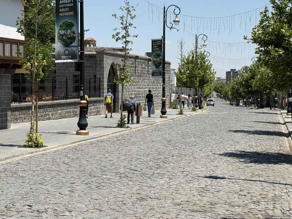 diyarbakirda-kavurucu-sicaklardan-dolayi-tarihi-mekanlar-bos-kaldi.jpg