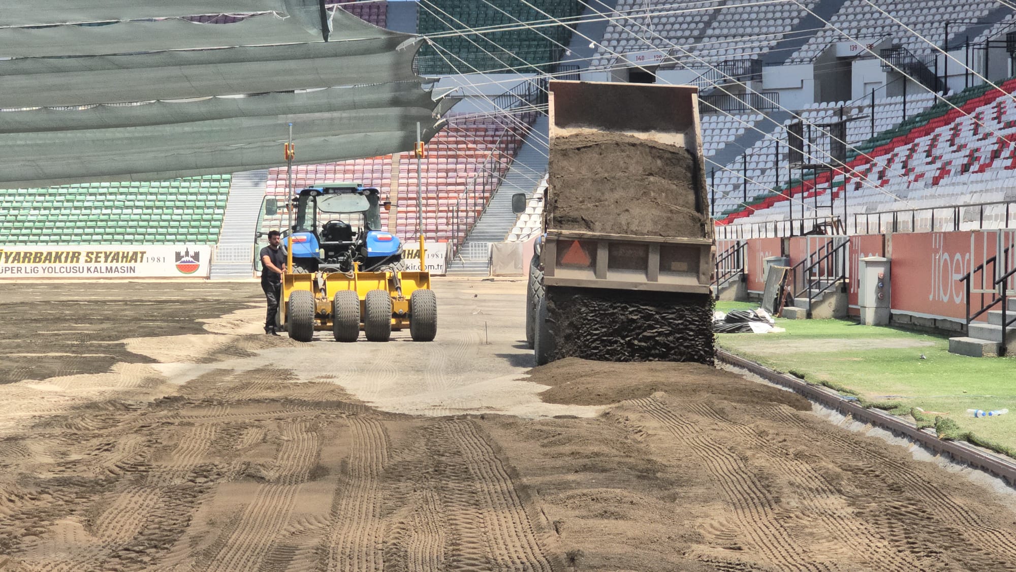 stadyum-zemini-lazerle-1.jpeg