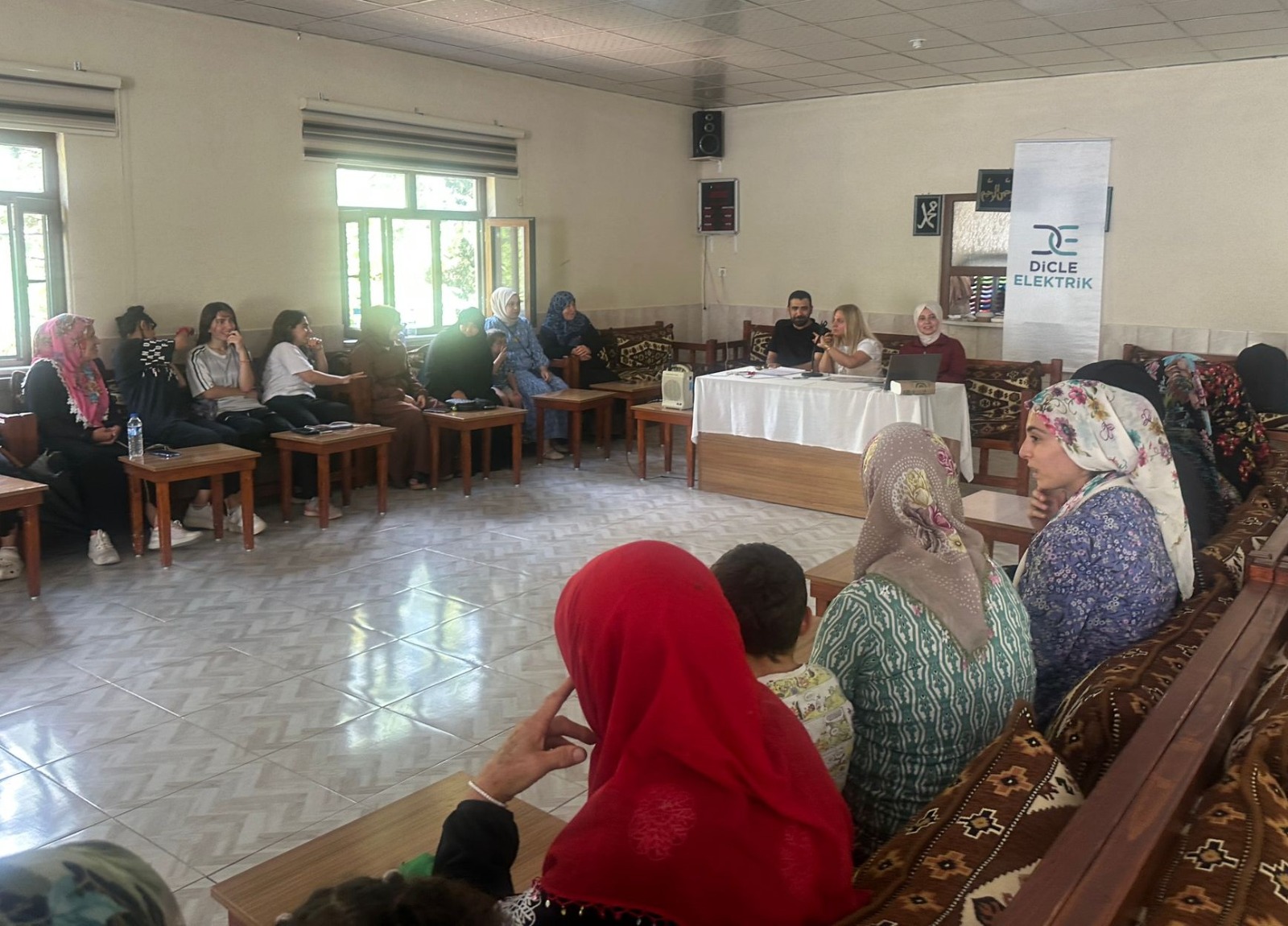 dicle-elektrik-tasarruf-egitimi-1.jpeg