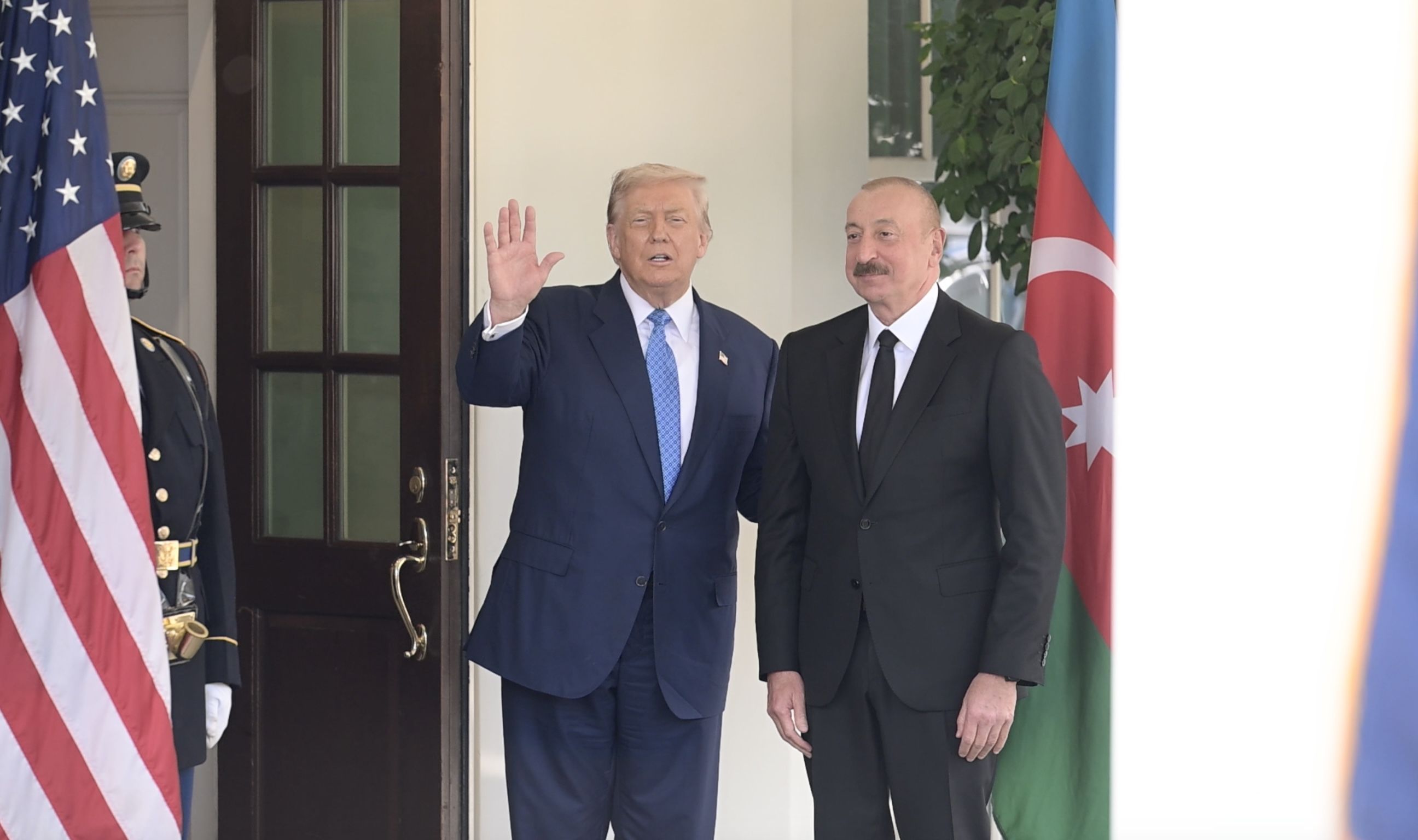 aa-20250808-38780230-38780226-abd-baskani-trump-azerbaycan-cumhurbaskani-ilham-aliyev-ile-gorustu.jpg