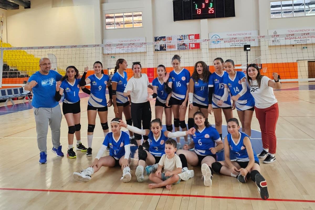 diyarbakirli-kadin-voleybolcular-1.jpeg