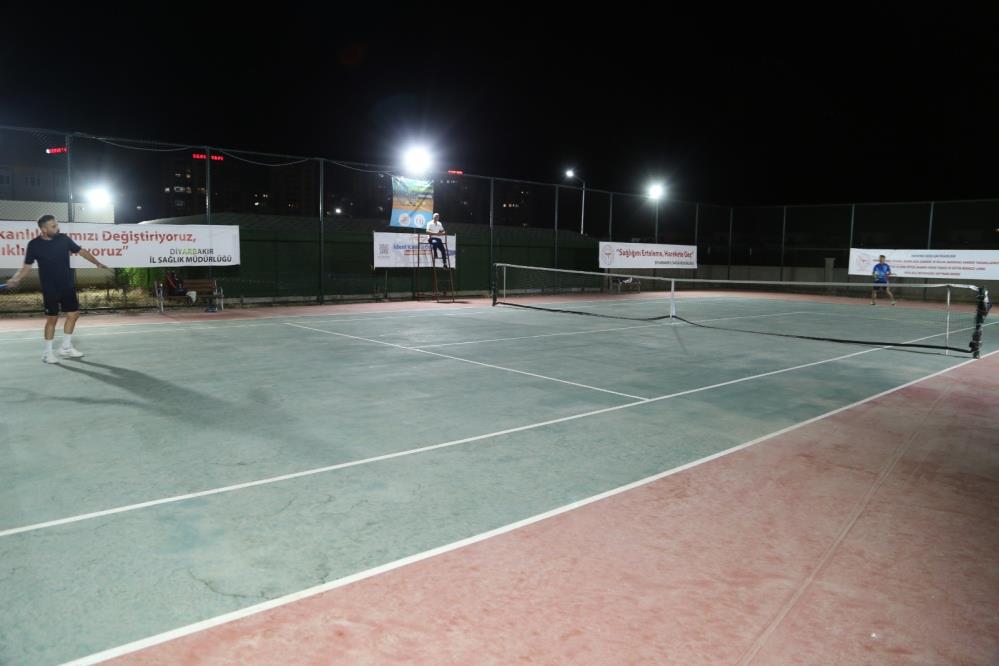 diyarbakir-il-saglik-mudurlugu-tenis-turnuvasi-basladi-2.jpg