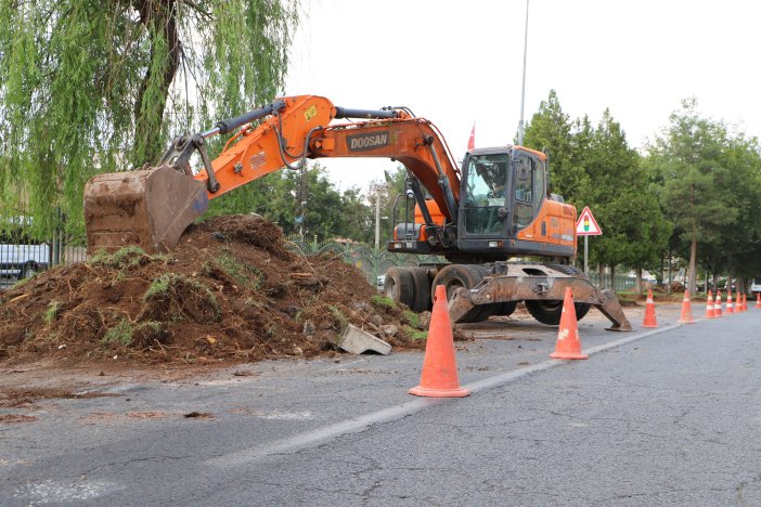 kentin-girislerindeki-yenileme-calismasi-mardin-yolunda-basladi-2.jpeg