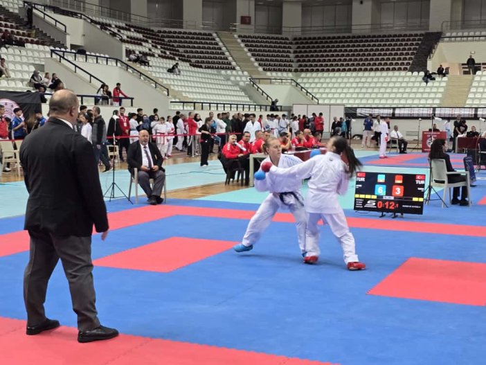 elazig-turkiye-karate-sampiyonasinda-2-bin-kisiyi-agirladi-4.jpeg