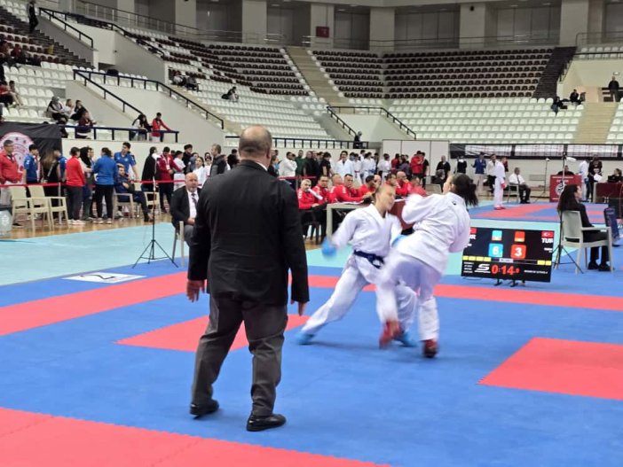 elazig-turkiye-karate-sampiyonasinda-2-bin-kisiyi-agirladi-5.jpeg