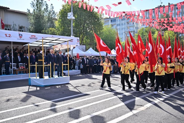 diyarbakirda-cumhuriyetin-102-yili-coskuyla-kutlandi-6.jpeg