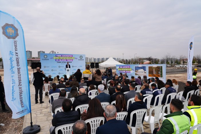 tibbi-aromatik-bitki-yetistiriciligi-ve-isleme-tesisinin-temeli-atildi-3.jpg