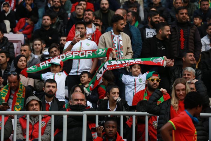 diyarbakir-amedspor-erokspor-macina-kilitlendi-2.jpeg