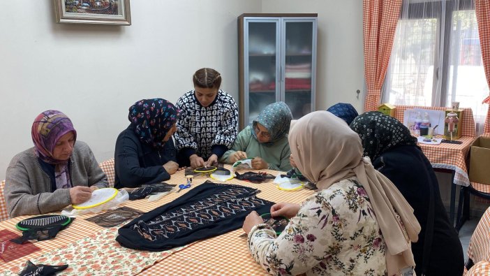 kayapinar-belediyesinin-kadinlari-meslek-sahibi-yapan-kurslari-2.jpg