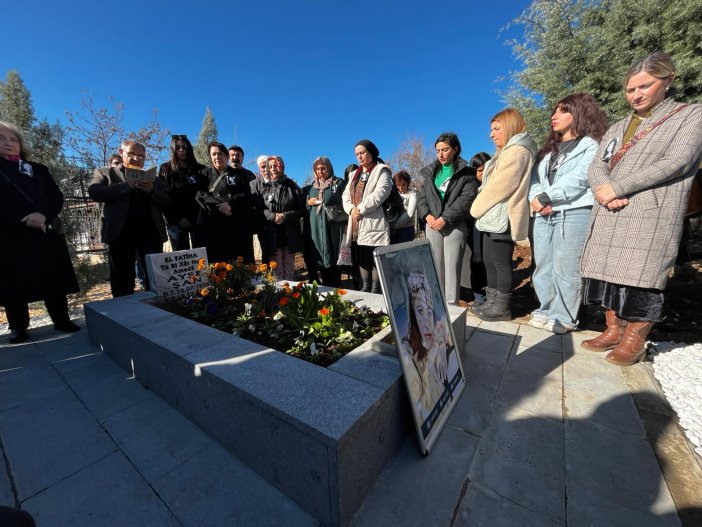 ayse-san-diyarbakir-yenikoyde-mezari-basinda-anildi.jpeg