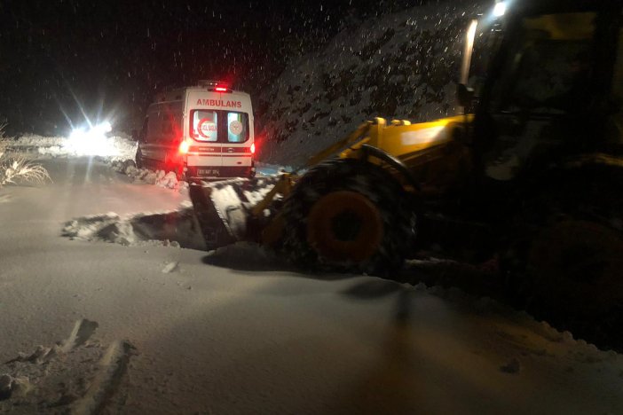 diski-13-ilce-belediyesiyle-karla-mucadelede-ortaklasti-2.jpeg