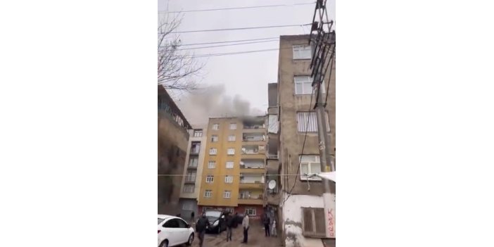 diyarbakirda-7-katli-apartmanda-korkutan-yangin.jpg