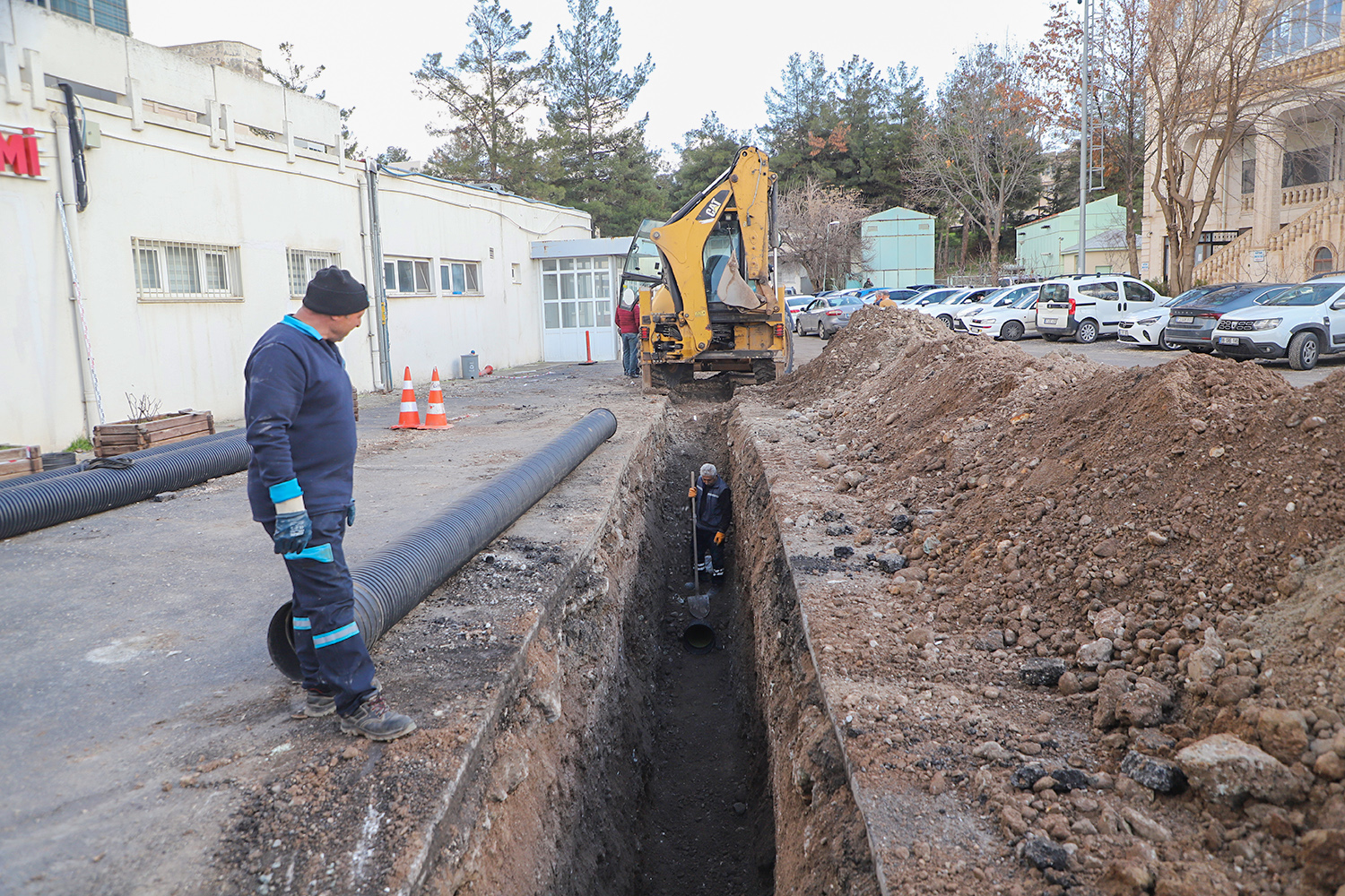 diski-tip-fakultesi-morgunun-kanalizasyon-altyapisini-yeniledi-3-001.jpg