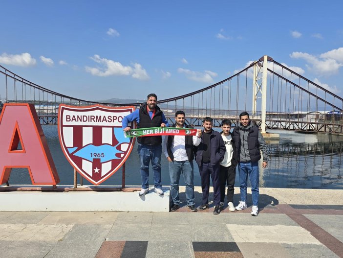 amedspor-icin-bandirmaya-taraftar-akini.jpeg