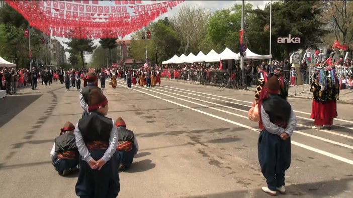 diyarbakirda-23-nisan-cocuklarin-2.png