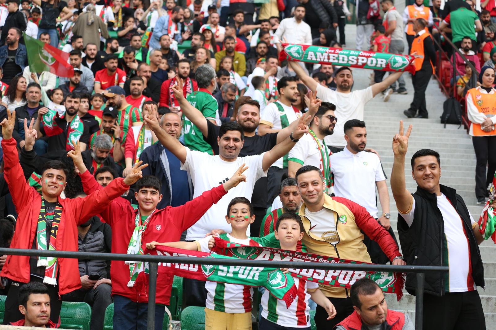 haydi-amedspor-kent-ve-zelal-icin-tam-zamani-4.jpeg