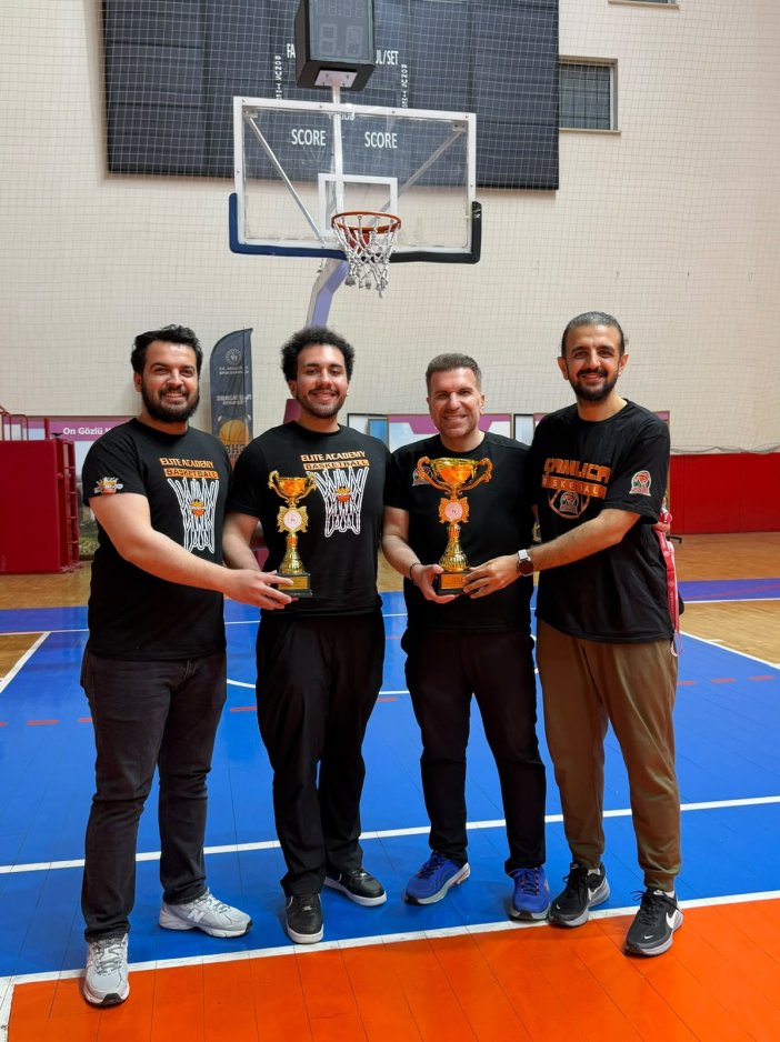 amlica-basketbol-spor-kulubu-u12-takimi-sampiyon-oldu-1.jpg
