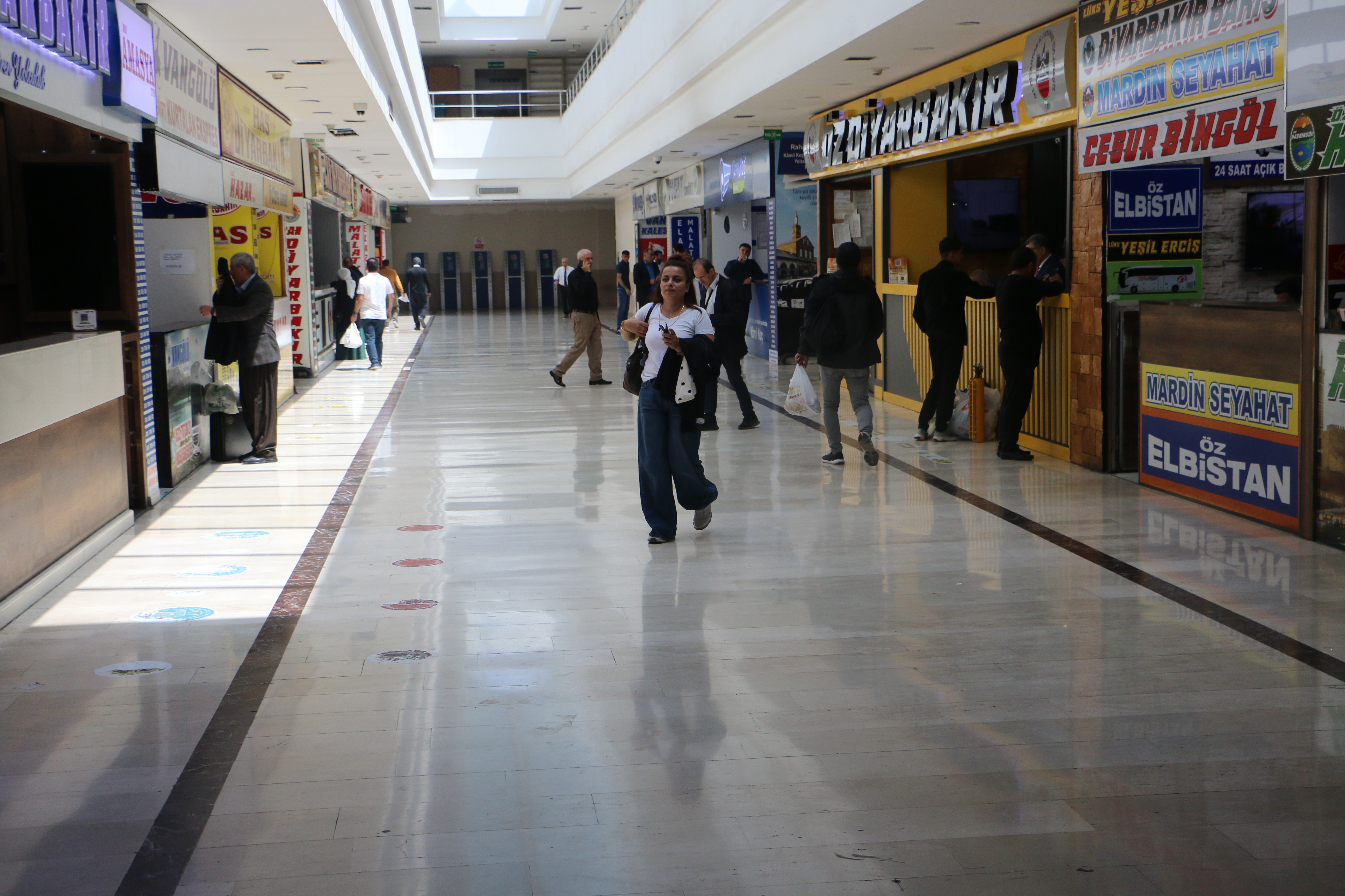 aw704673-06.jpg