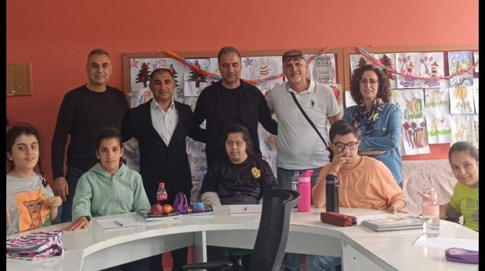amedspor-teknik-direktoru-kucukbayrak-10-yil-sonra-okula-dondu-4.jpg