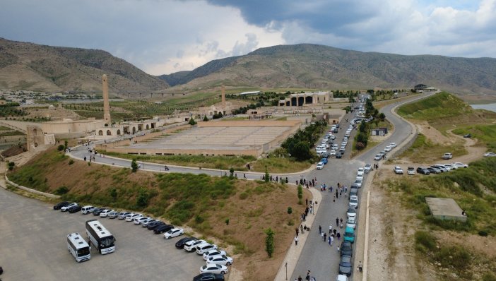 aa-20260530-41531515-41531504-tarihi-hasankeyf-ilcesi-bayram-tatilinde-ziyaretcilerini-agirliyor.jpg