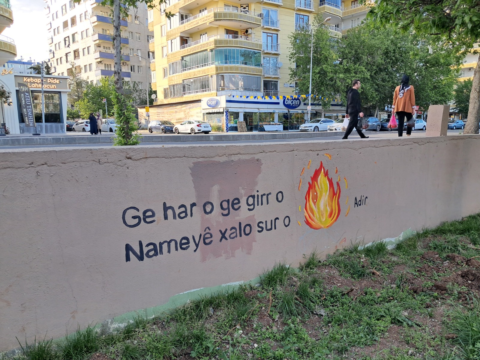 diyarbakirda-kurtce-bilmeceler-duvari-2.jpeg