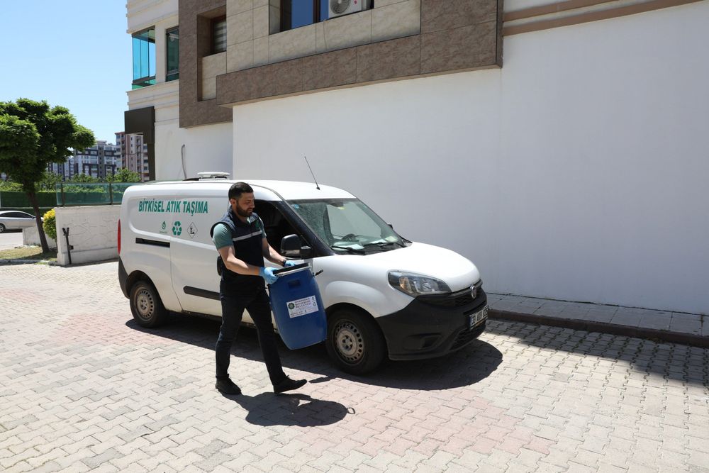 atik-yaglar-icin-117-sitede-bilinclendirme-seferberligi-3.jpg
