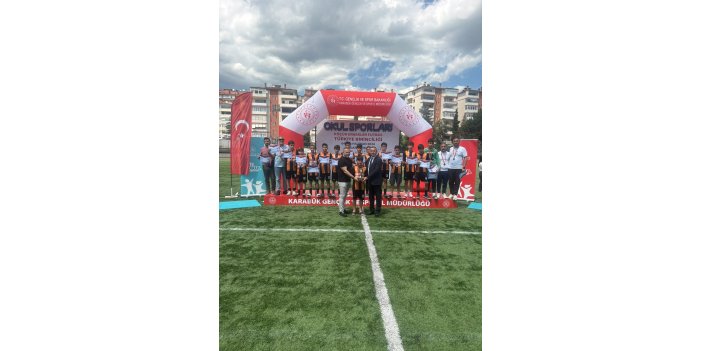 diyarbakir-aksemsettin-ortaokulundan-tarihi-basari-1.jpg