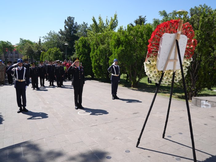 diyarbakirda-jandarma-teskilatinin-187-kurulus-yil-donumu-kutlandi-2.jpg