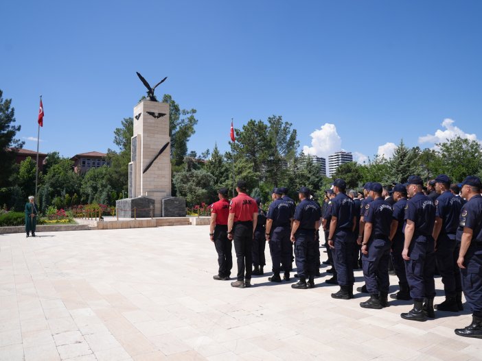 diyarbakirda-jandarma-teskilatinin-187-kurulus-yil-donumu-kutlandi-3.jpg