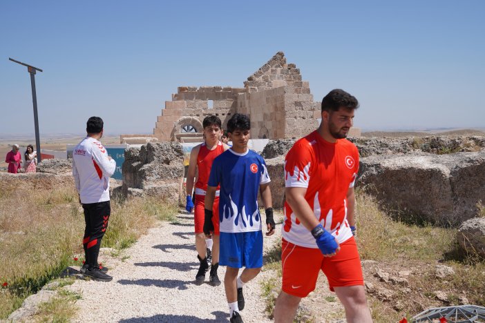 diyarbakirin-tarihi-boksla-bulustuxz-4.jpeg