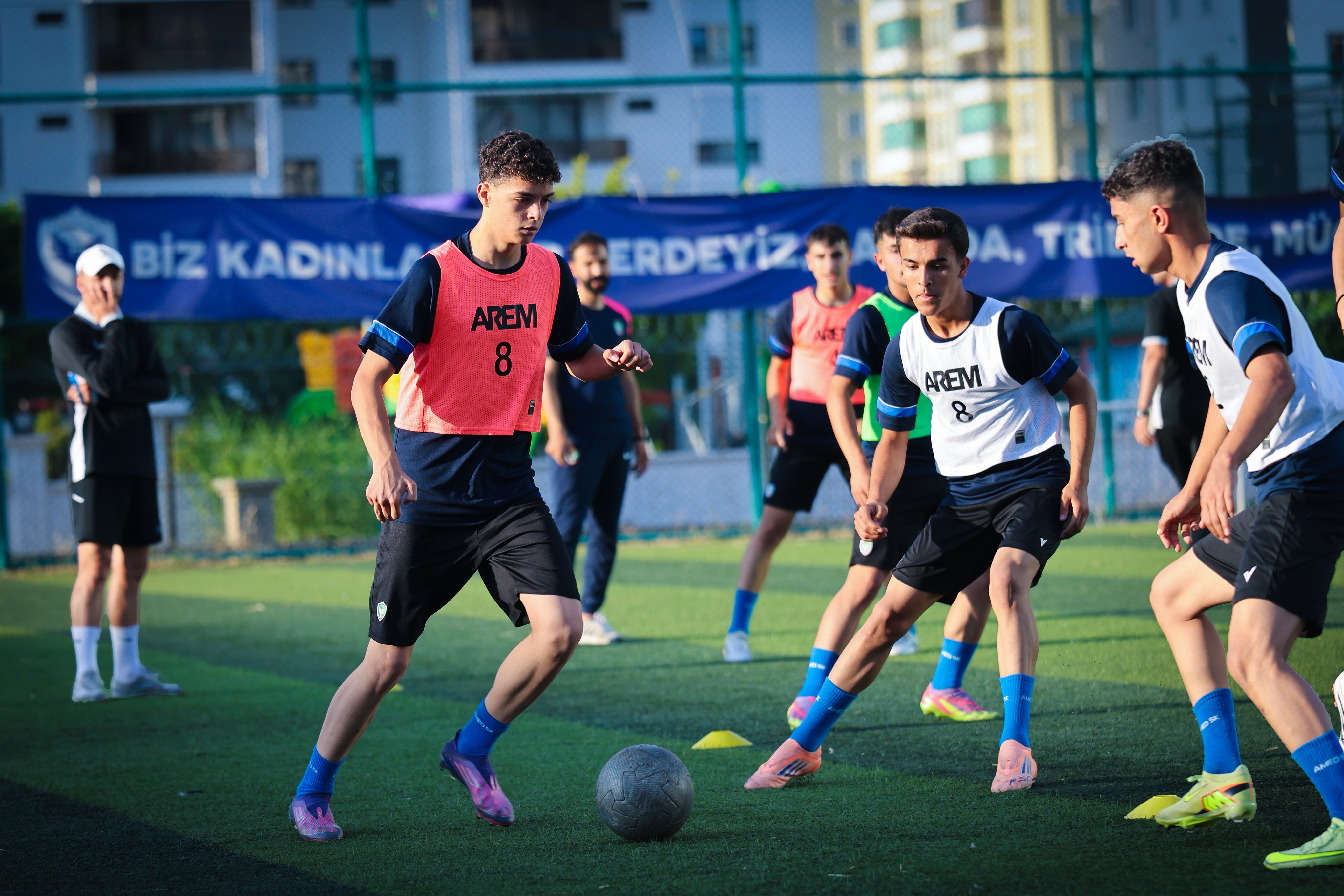 amedspor-baskani-eren-genc-yeteneklerin-her-zaman-destekcisiyiz-3.jpg