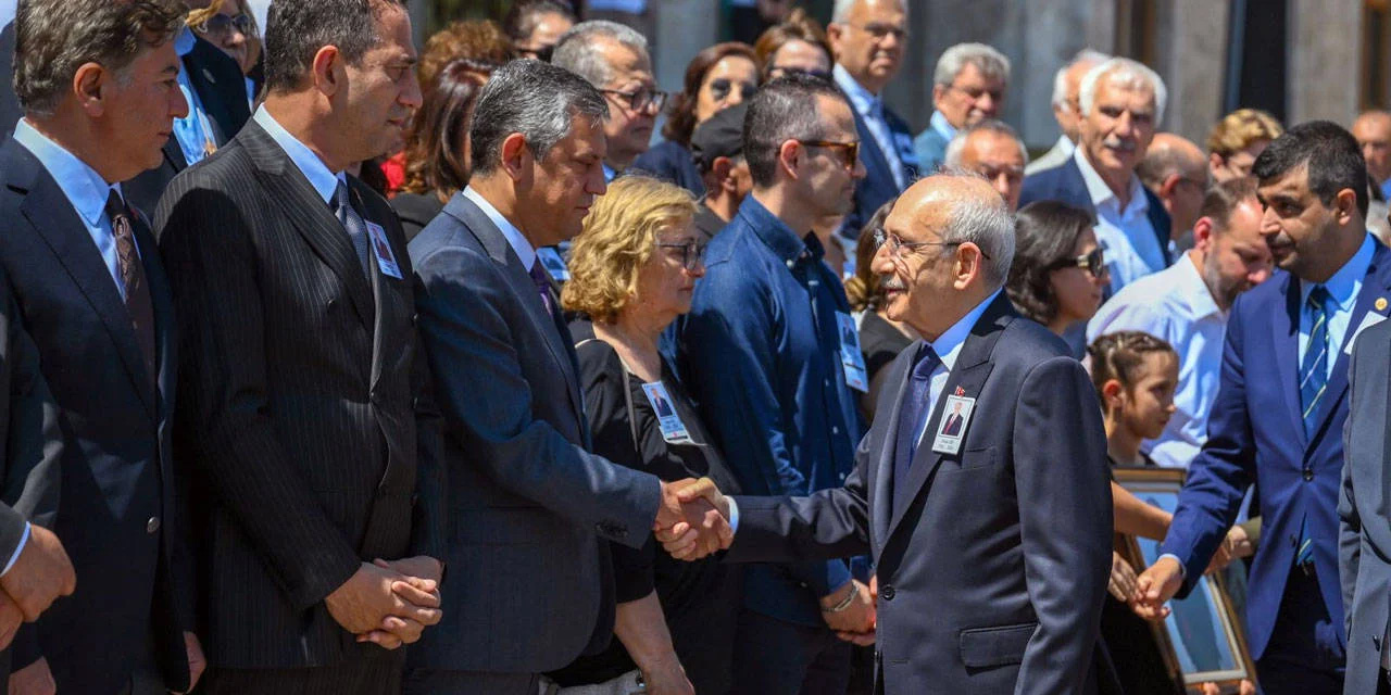mutlak-butlan-kararindan-sonra-ilk-kez-ozgur-ozel-ve-kilicdaroglu-ayni-karede-2.jpg